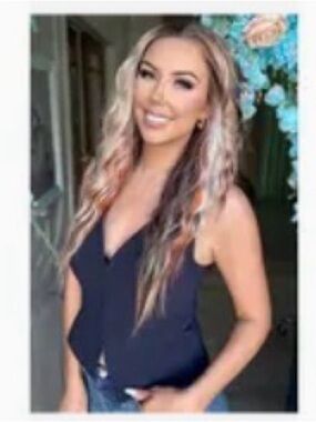 Jess 70’s Honey Wavy Blonde Highlighted Women's Wig - Chelsey smith crowns